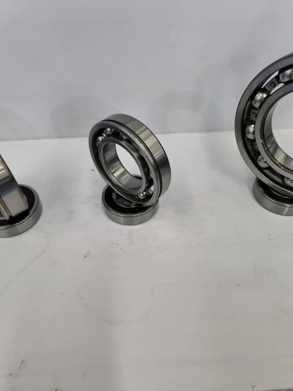 Taille standard 6207 roulement à billes à rainure profonde pour les performances des machines